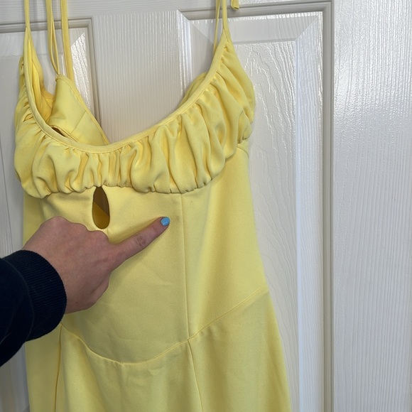 NWT House of CB Soren buttercup yellow cutout dress size L+ - Picture 5 of 14